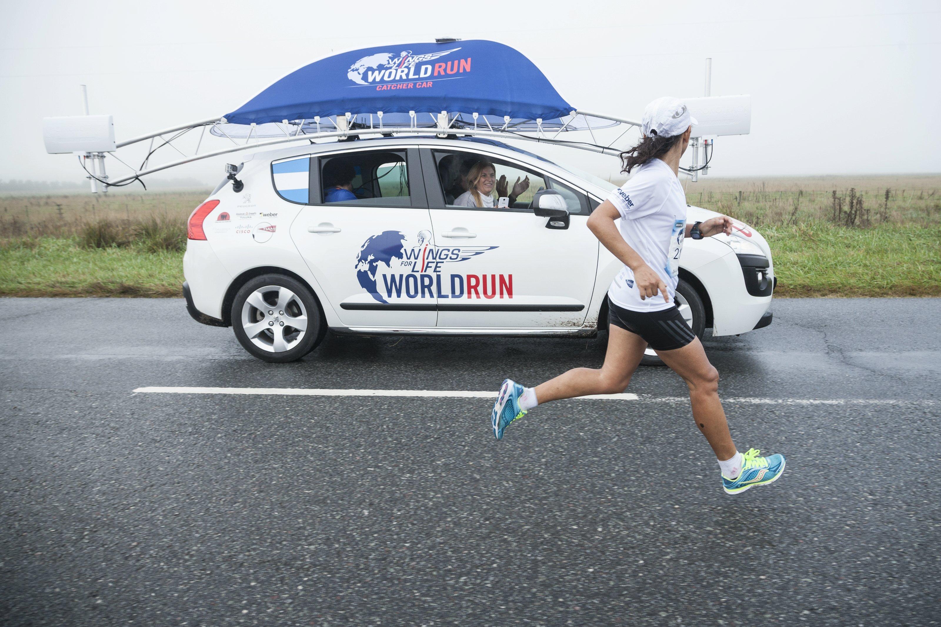 Tim Coronel jaagt veld op in Wings for Life World Run