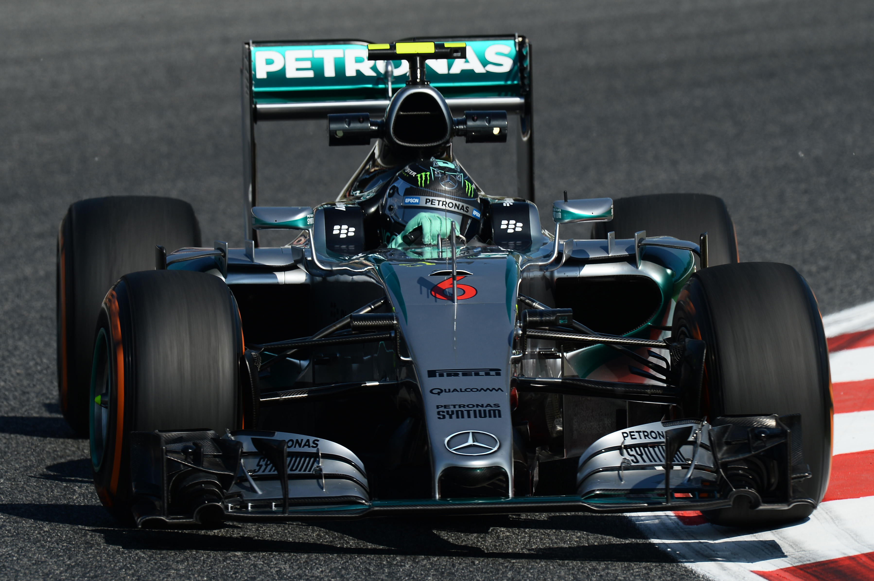 VT1: Rosberg is Hamilton de baas