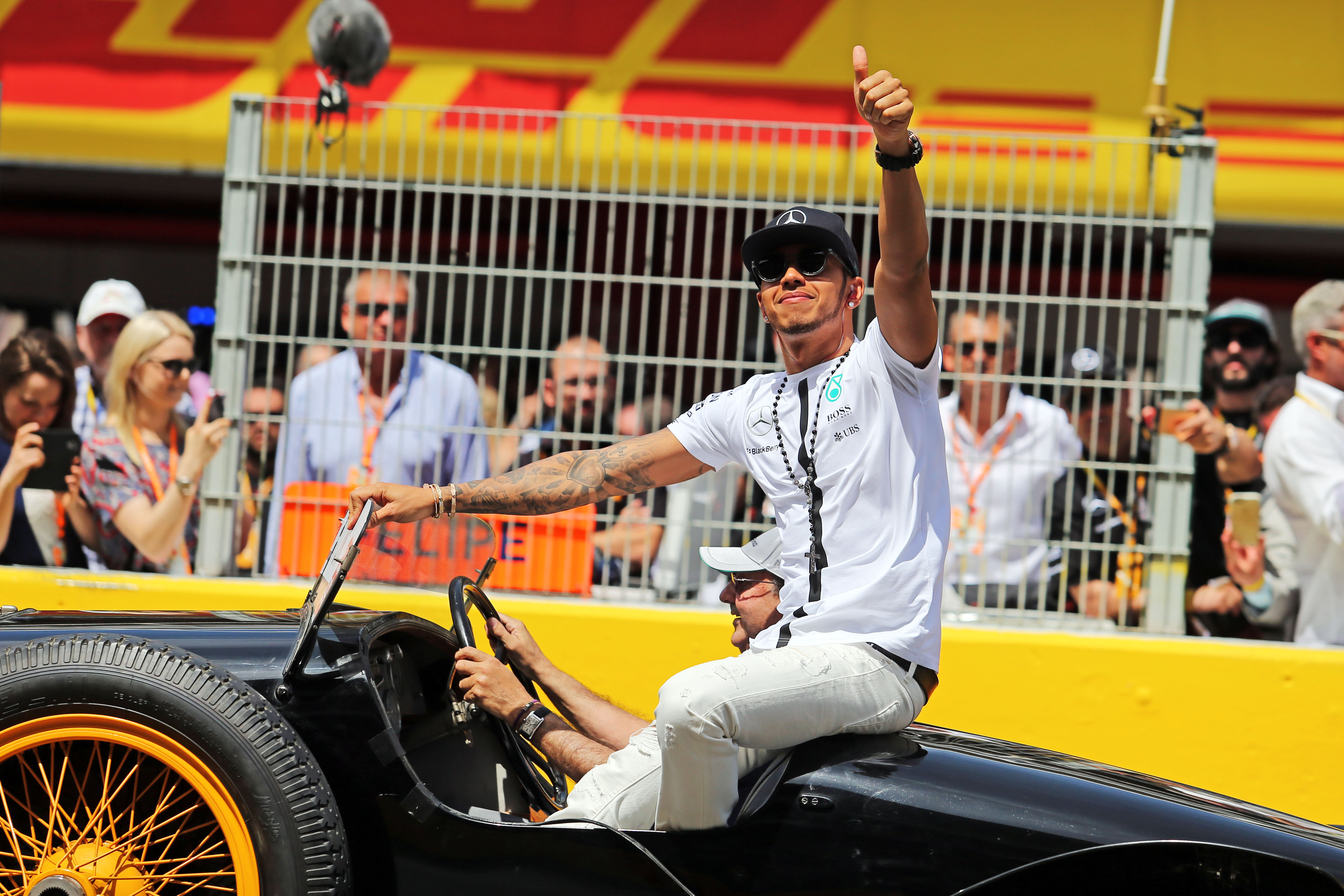 Hamilton tot eind 2018 bij Mercedes