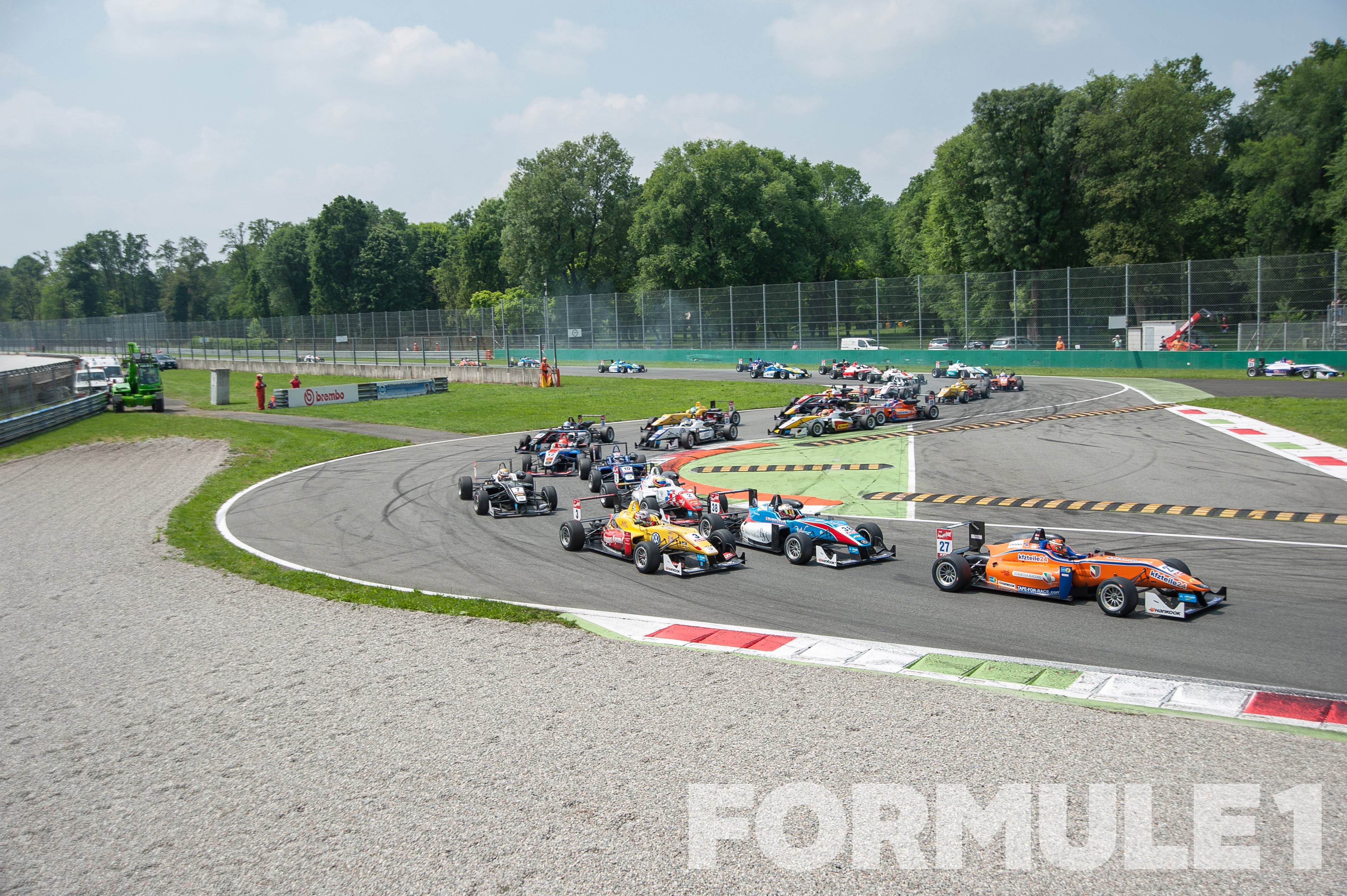 F3-race Monza afgebroken om roekeloze coureurs