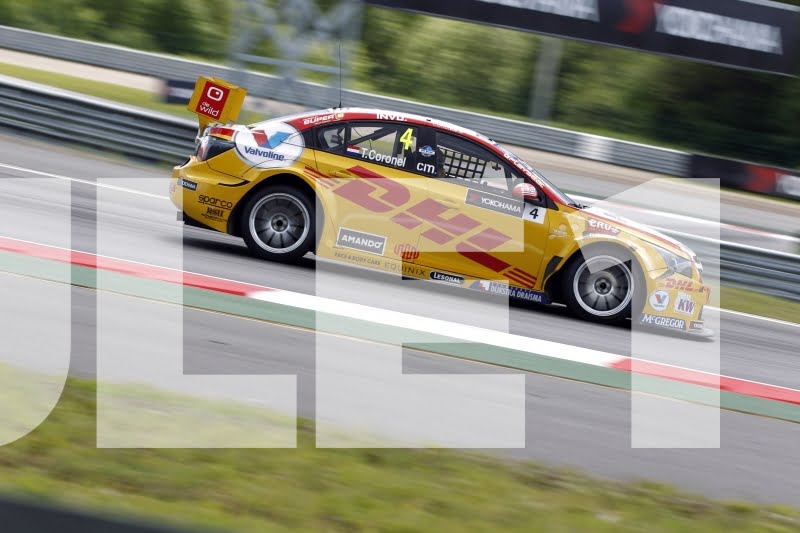 WTCC: Coronel neemt een puntje mee uit Rusland