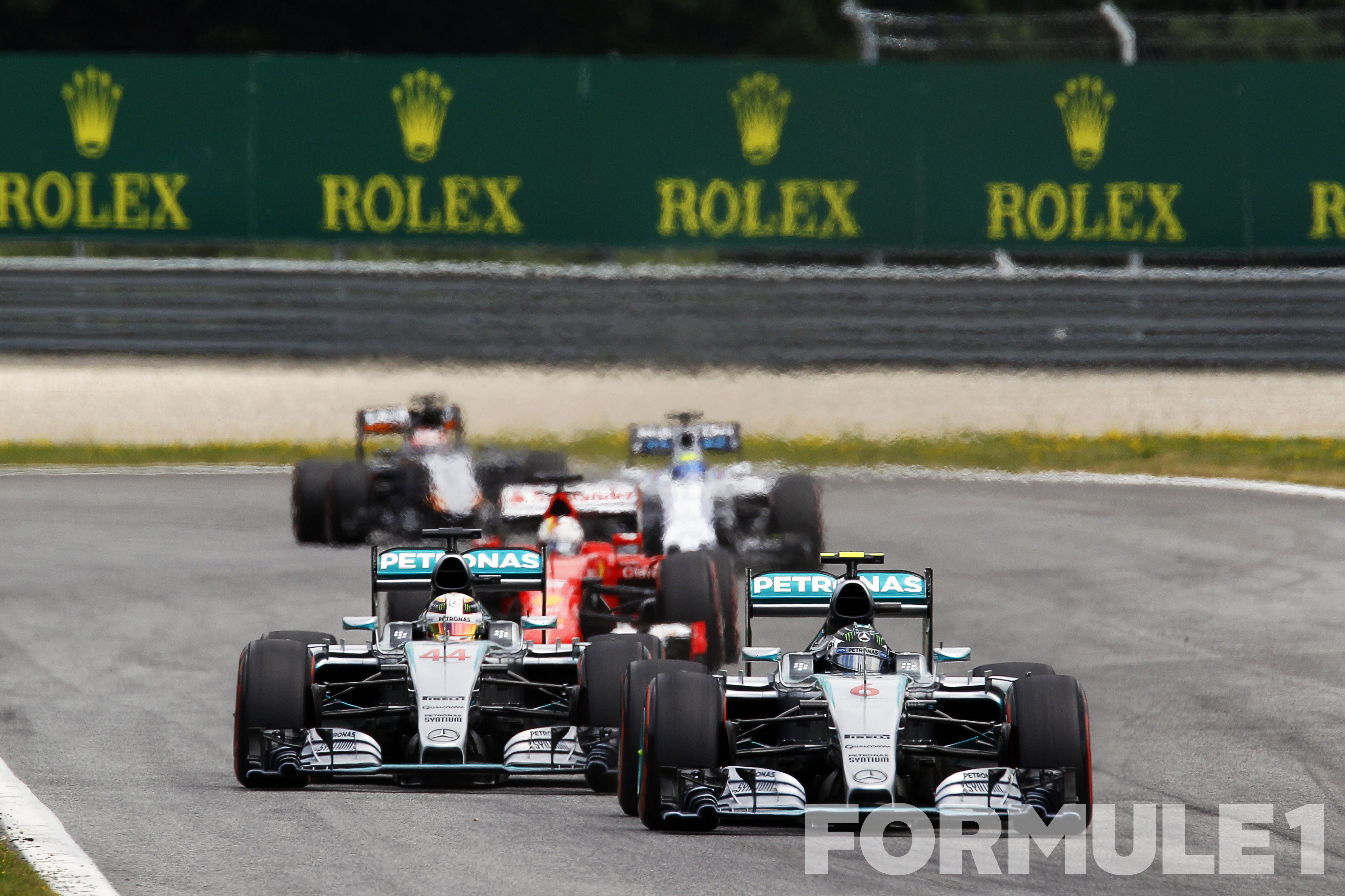 Mercedes: ‘Coureurs voelen druk titelstrijd nog niet’