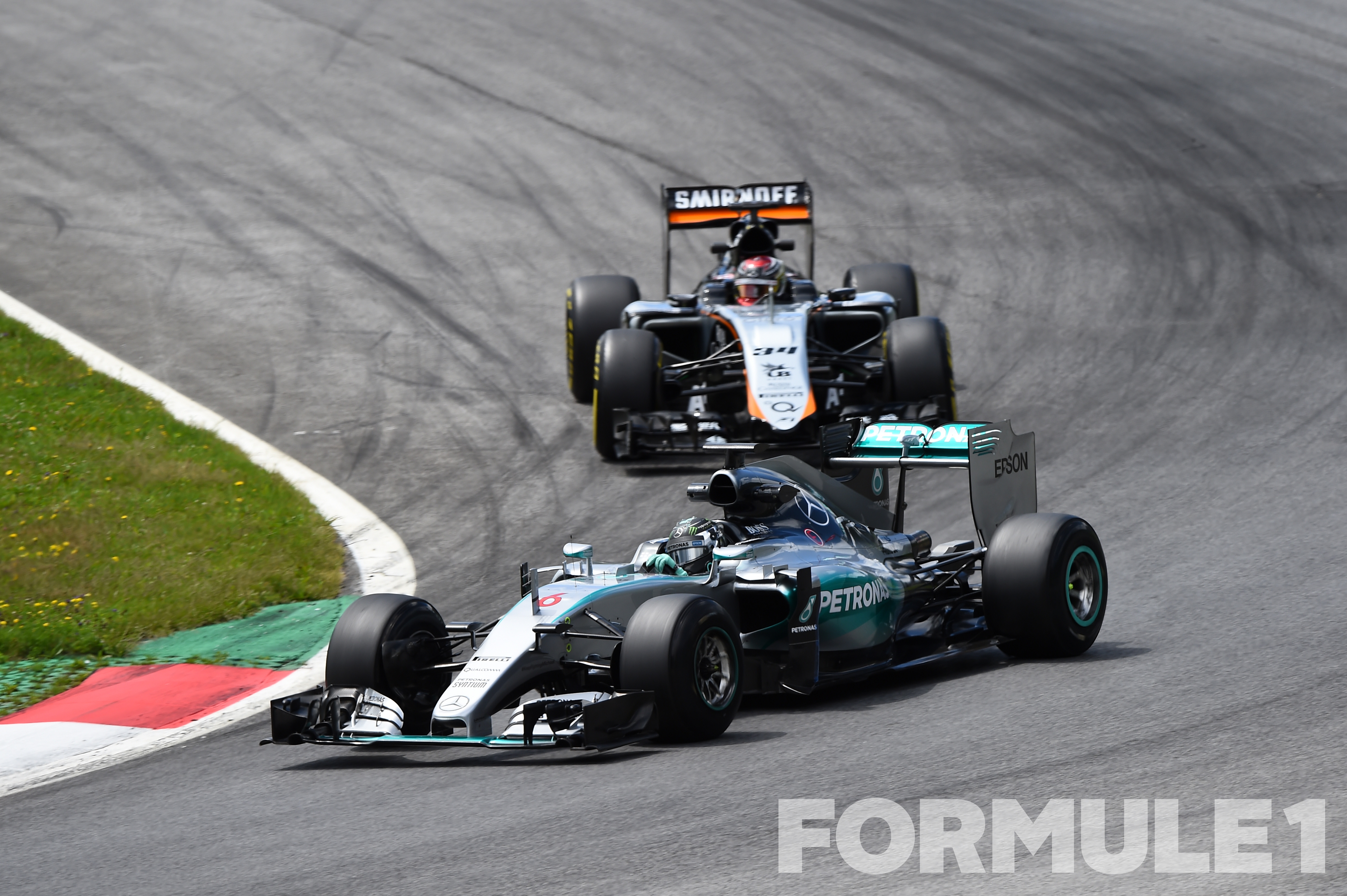 Rosberg eindigt bovenaan op tweede testdag