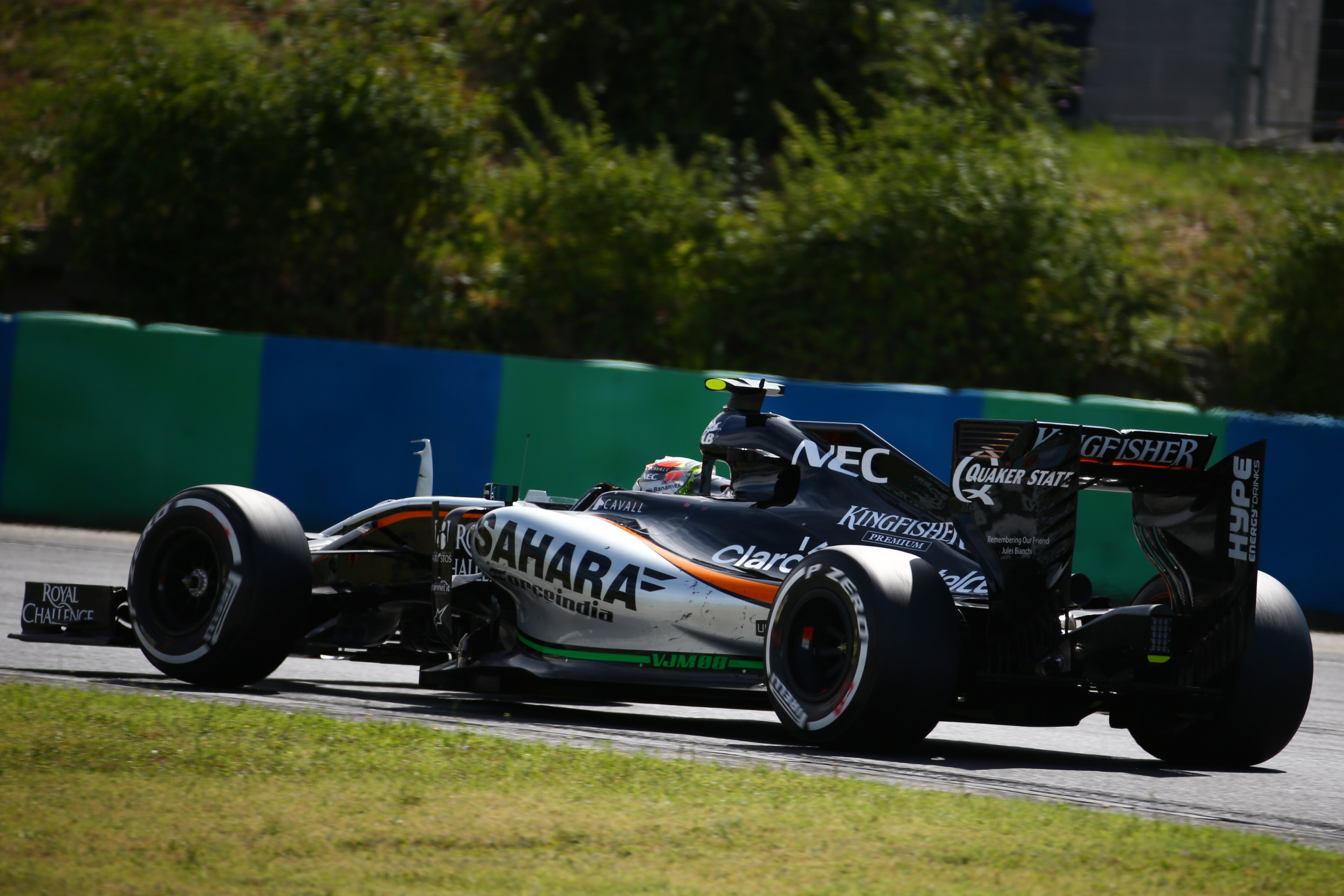 Beide Force India’s zien de streep niet