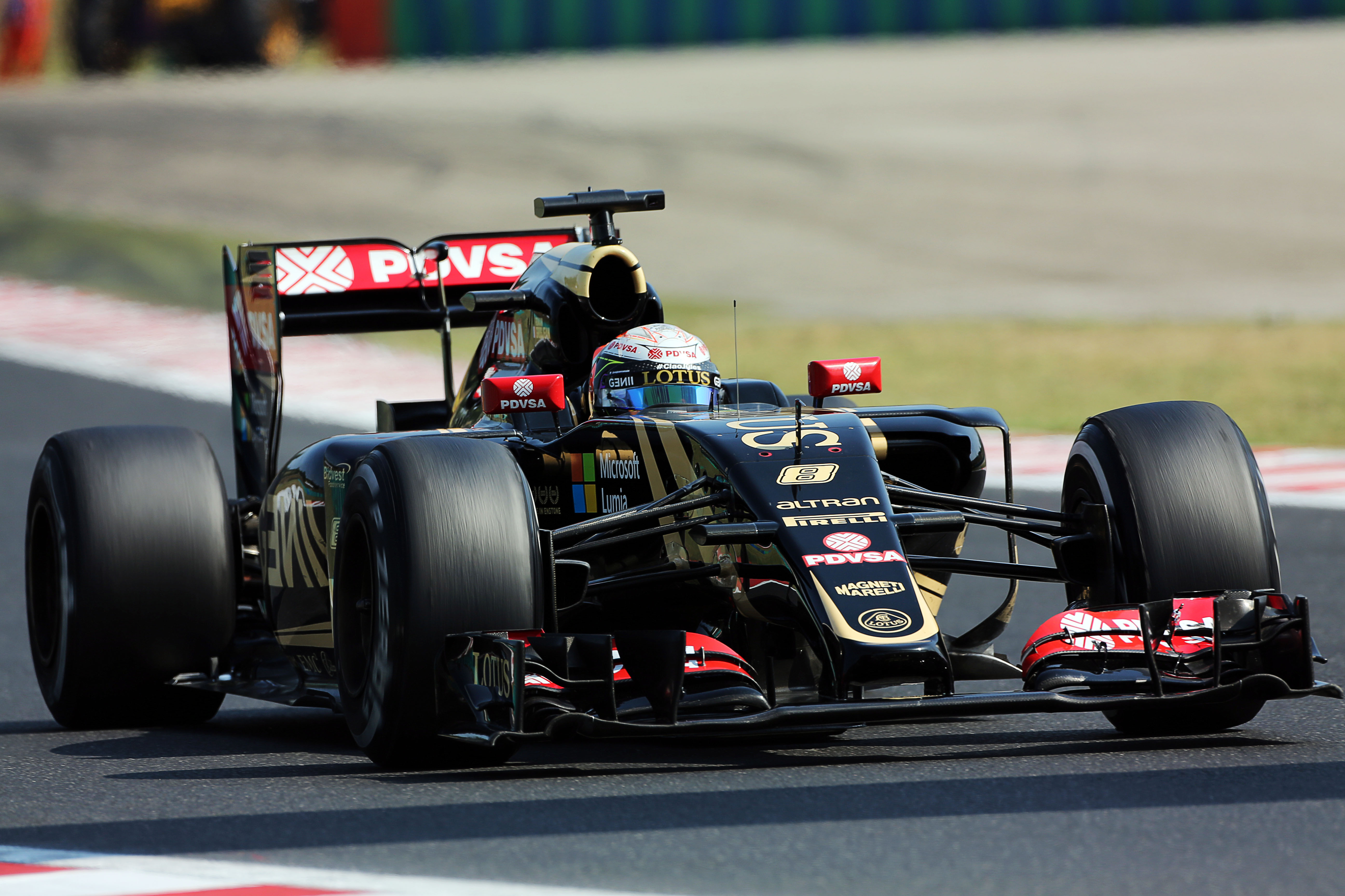 Valse start Lotus na financieel geschil met Pirelli