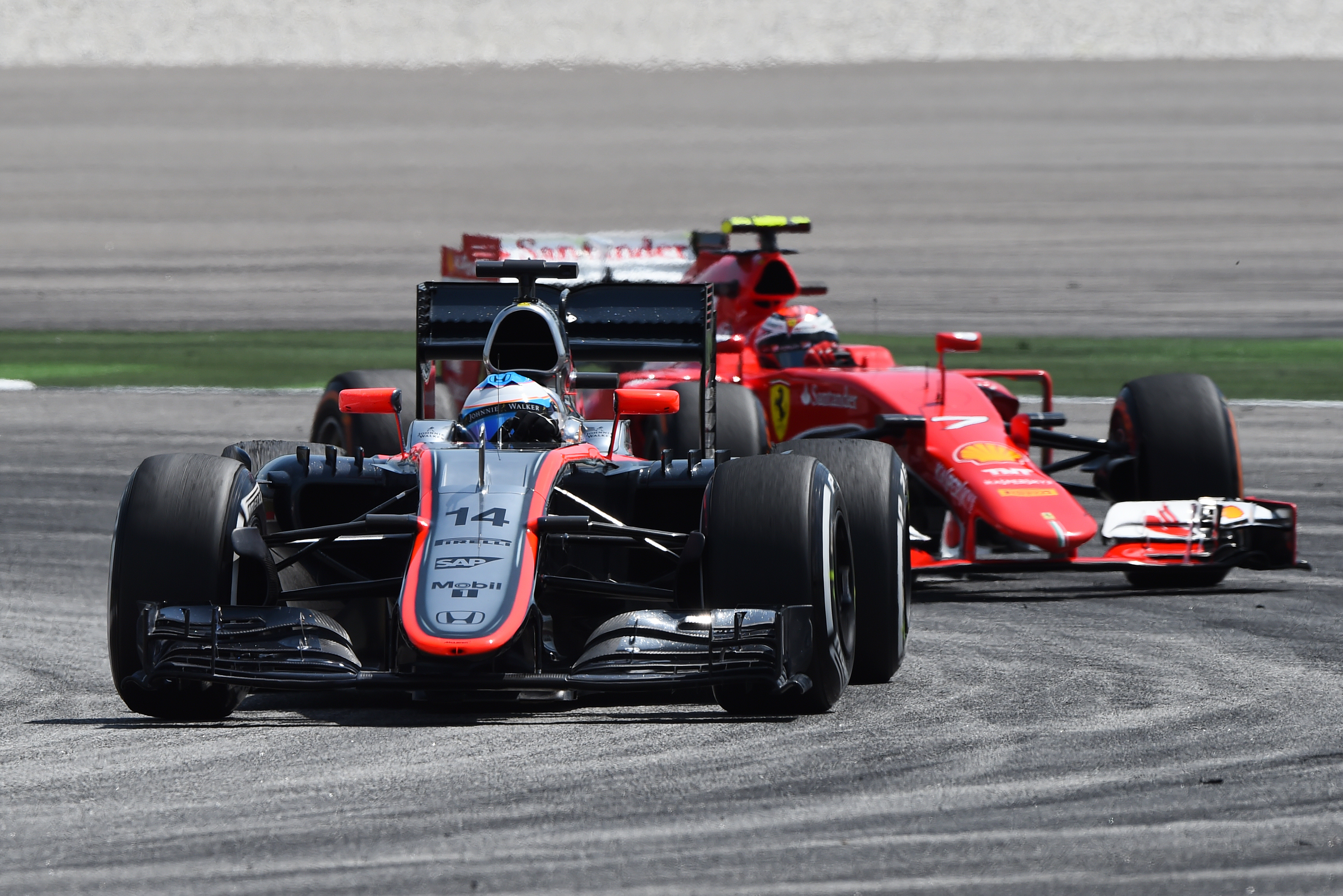 Alonso: ‘Ben te lang bij Ferrari gebleven’
