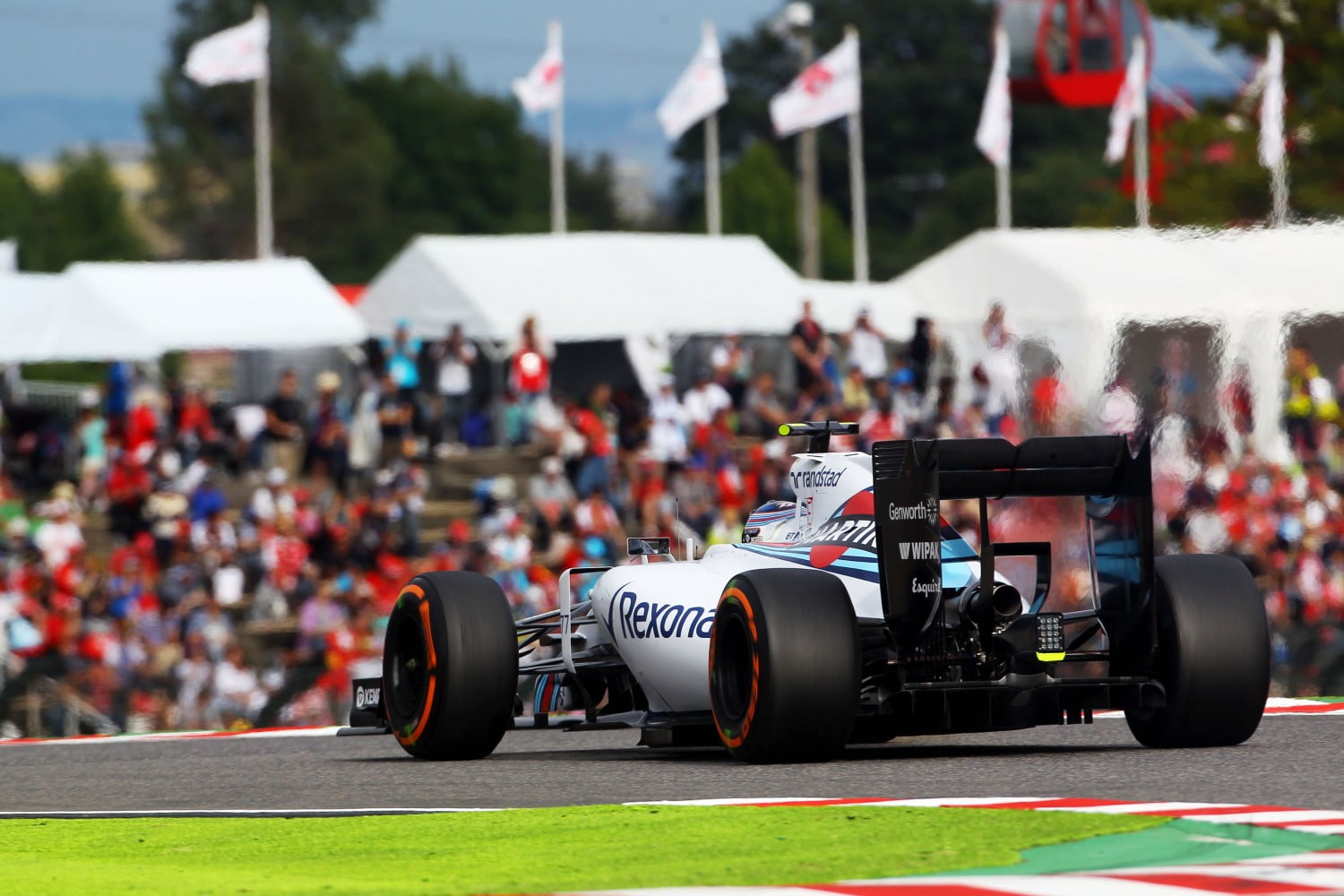 Bottas gaat voor het podium