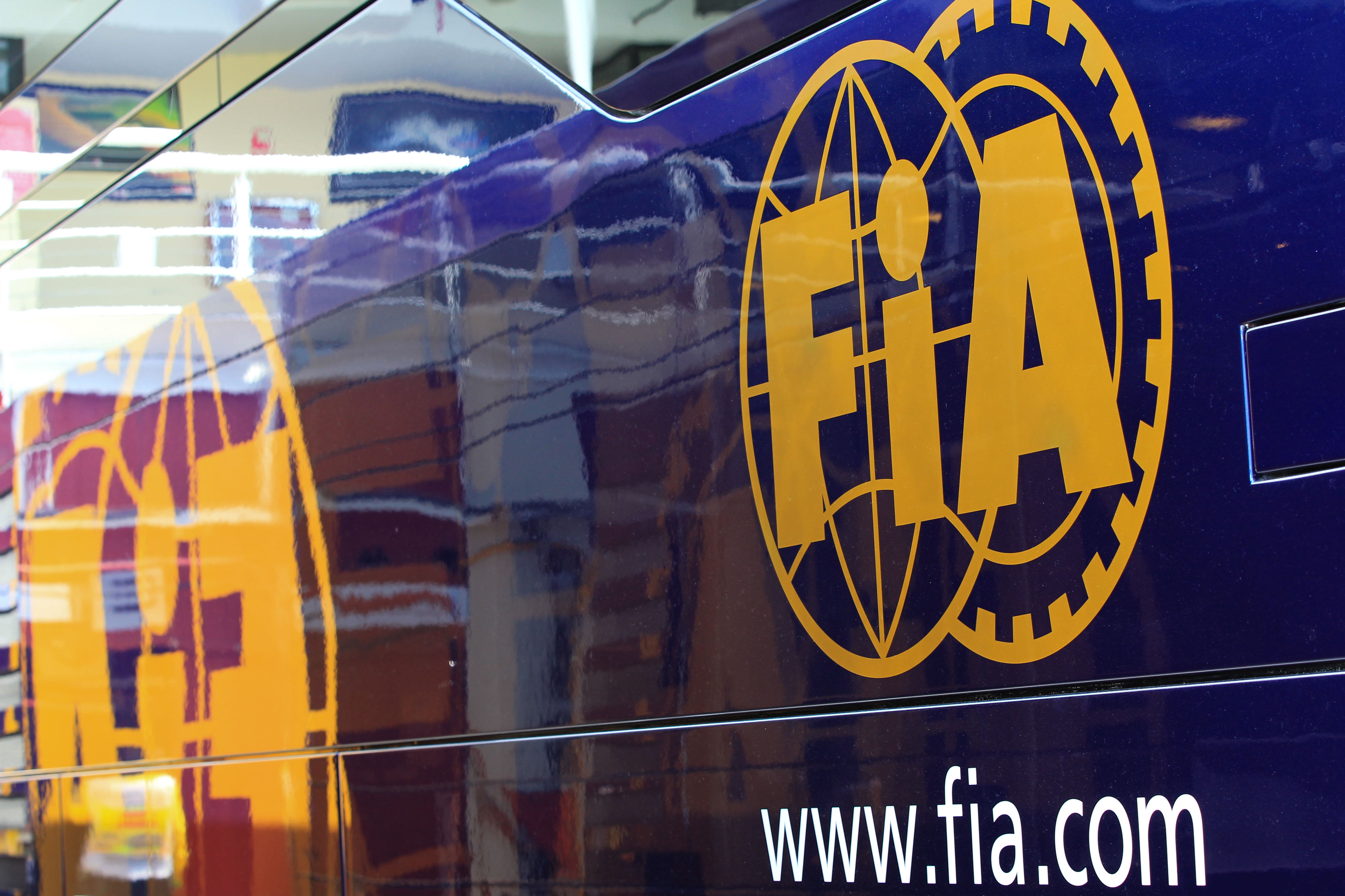 FIA wil meer lawaai, maar scherpt ook regels aan
