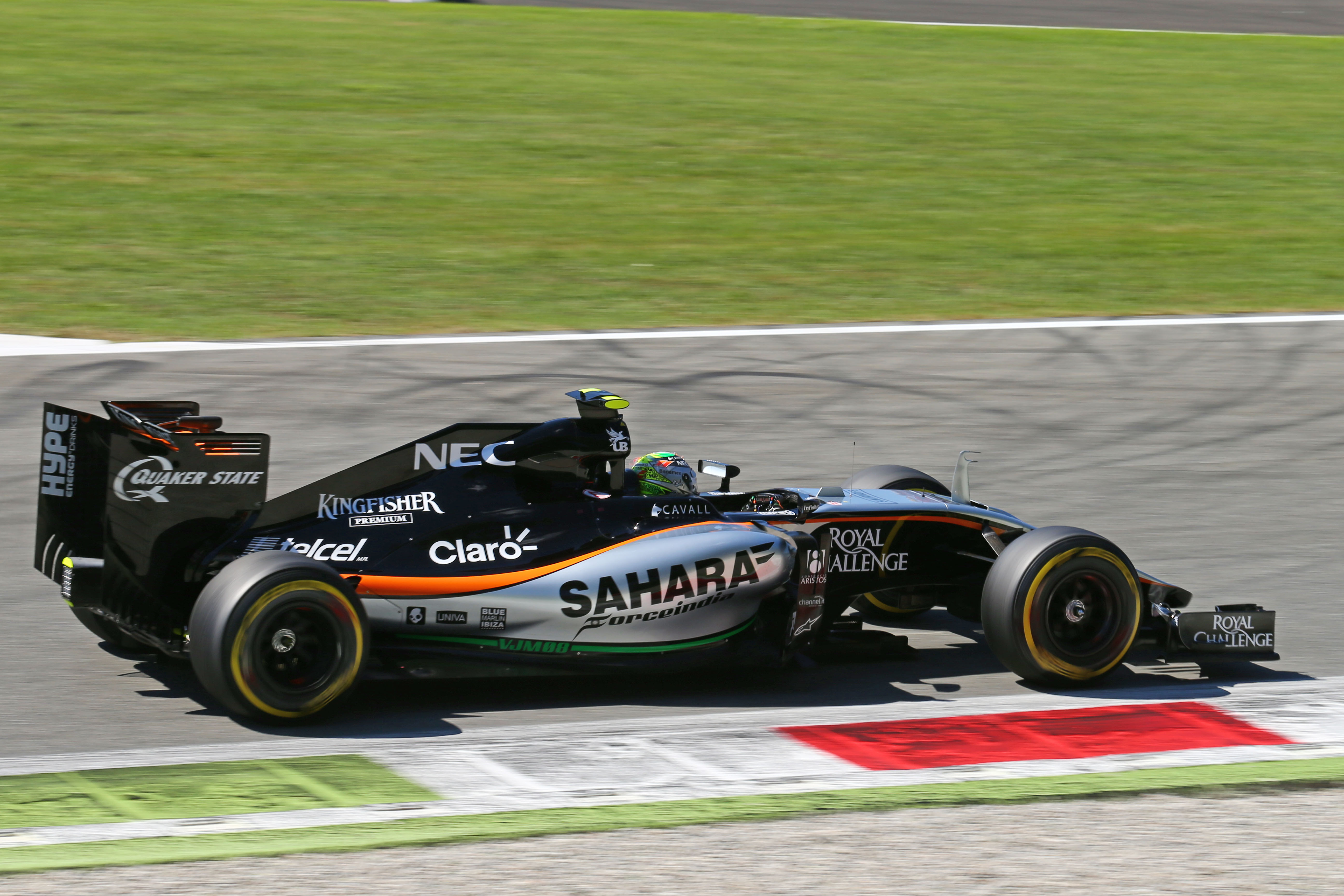 Force India scoort en profiteert van uitvallen Lotus-duo