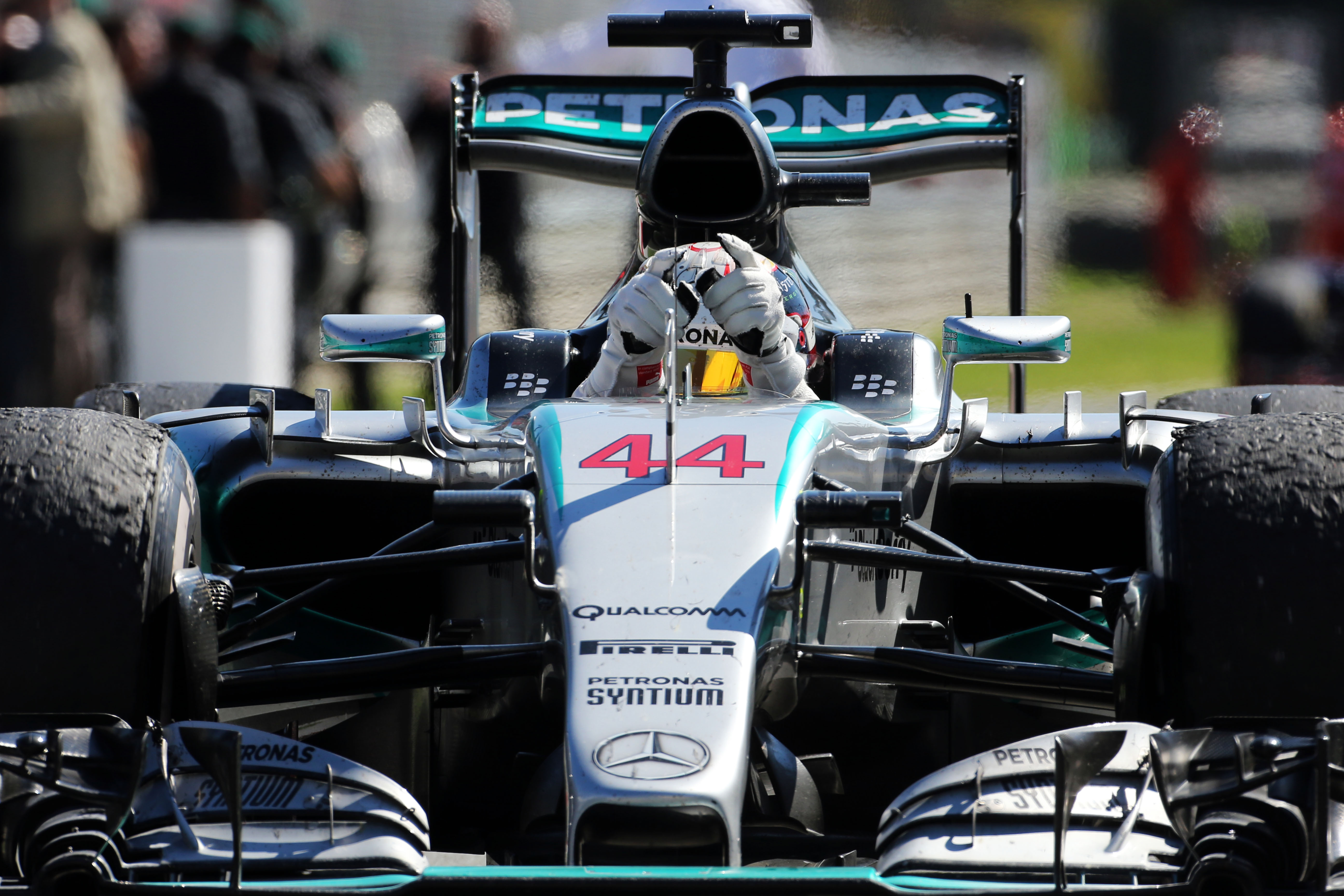 Hamilton mikt op hattrick, Rosberg op revanche