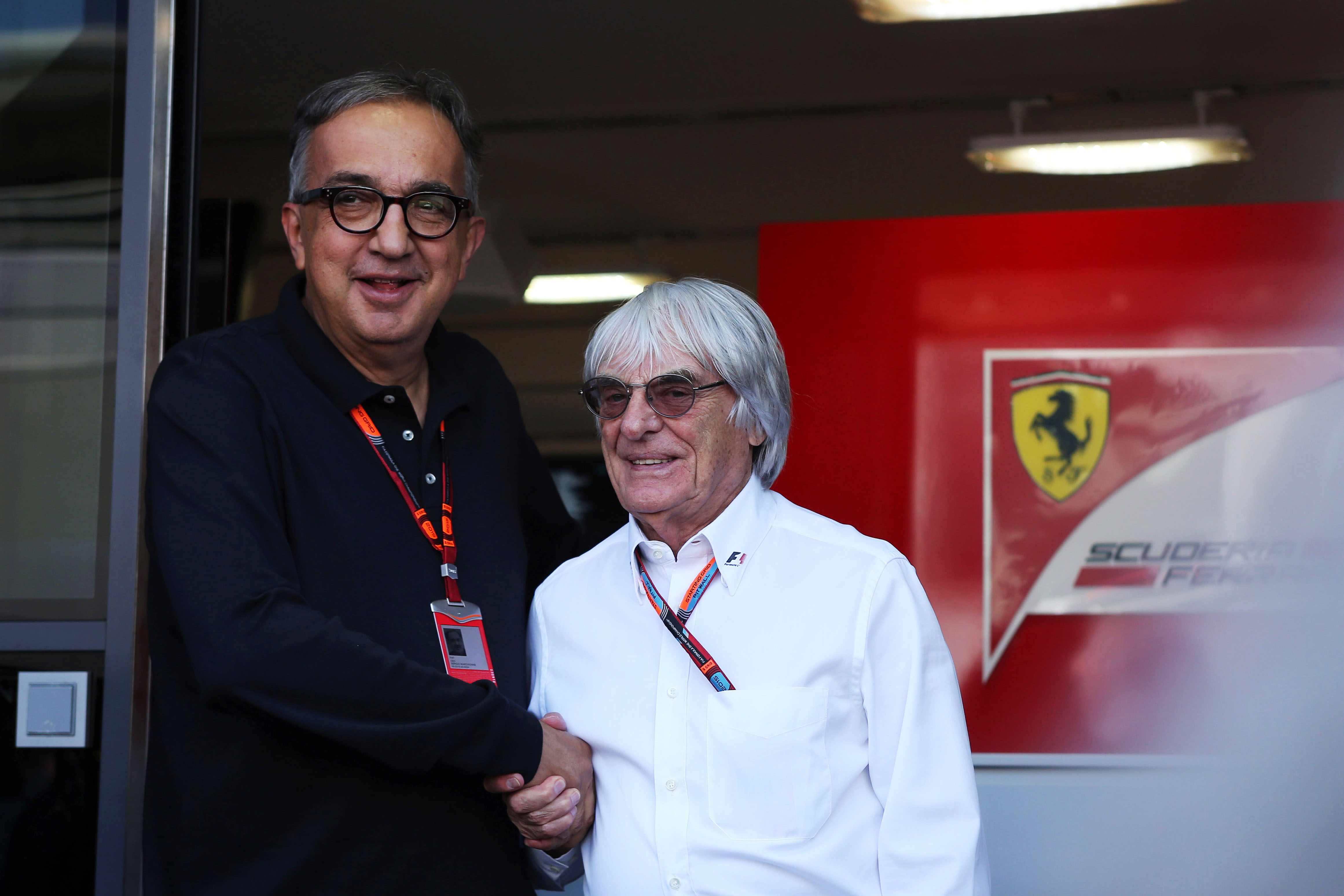 Ecclestone: ‘Ferrari huiverig voor Red Bull’
