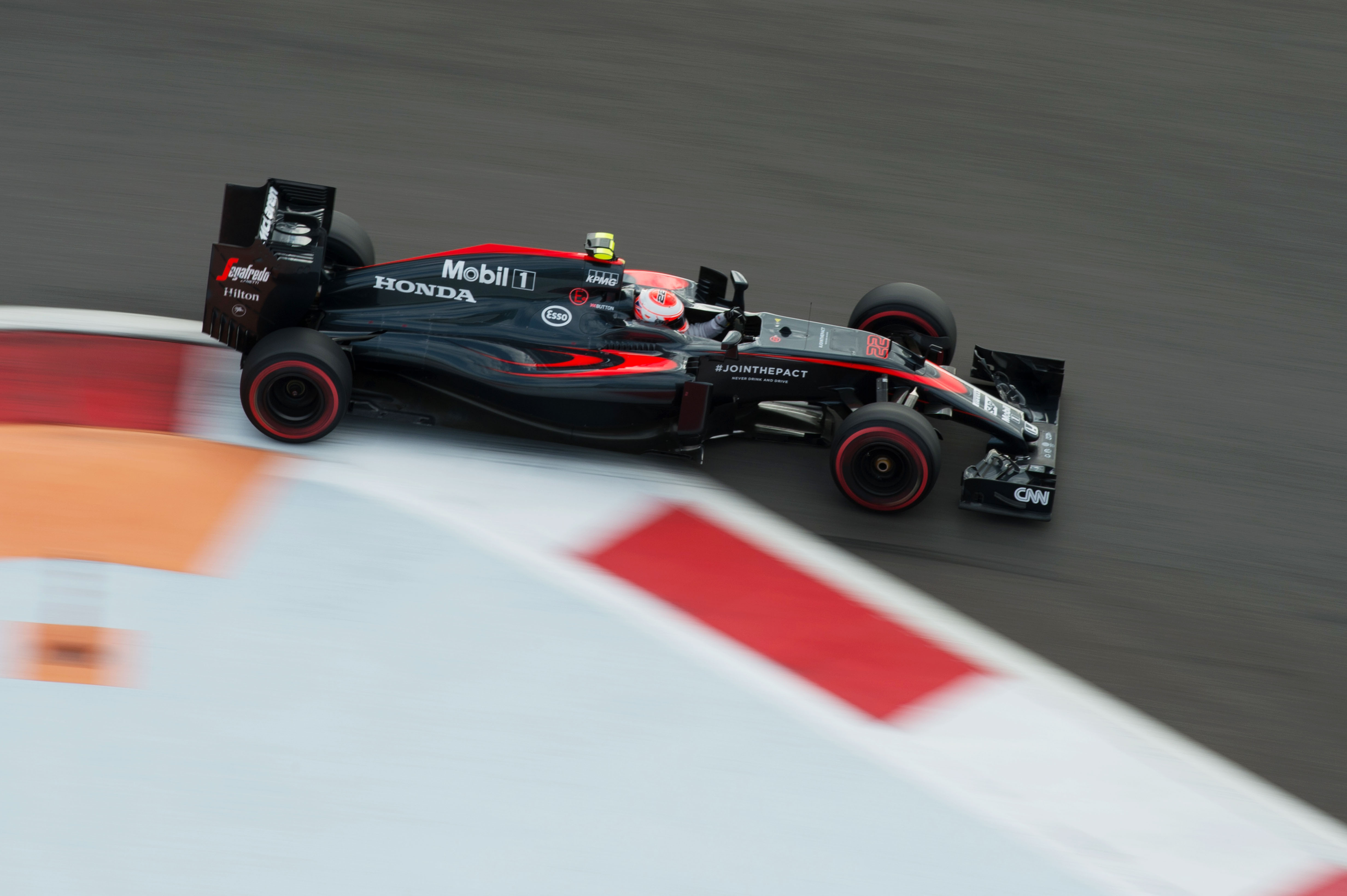 Button: ‘Motormarkt F1 in prima staat’