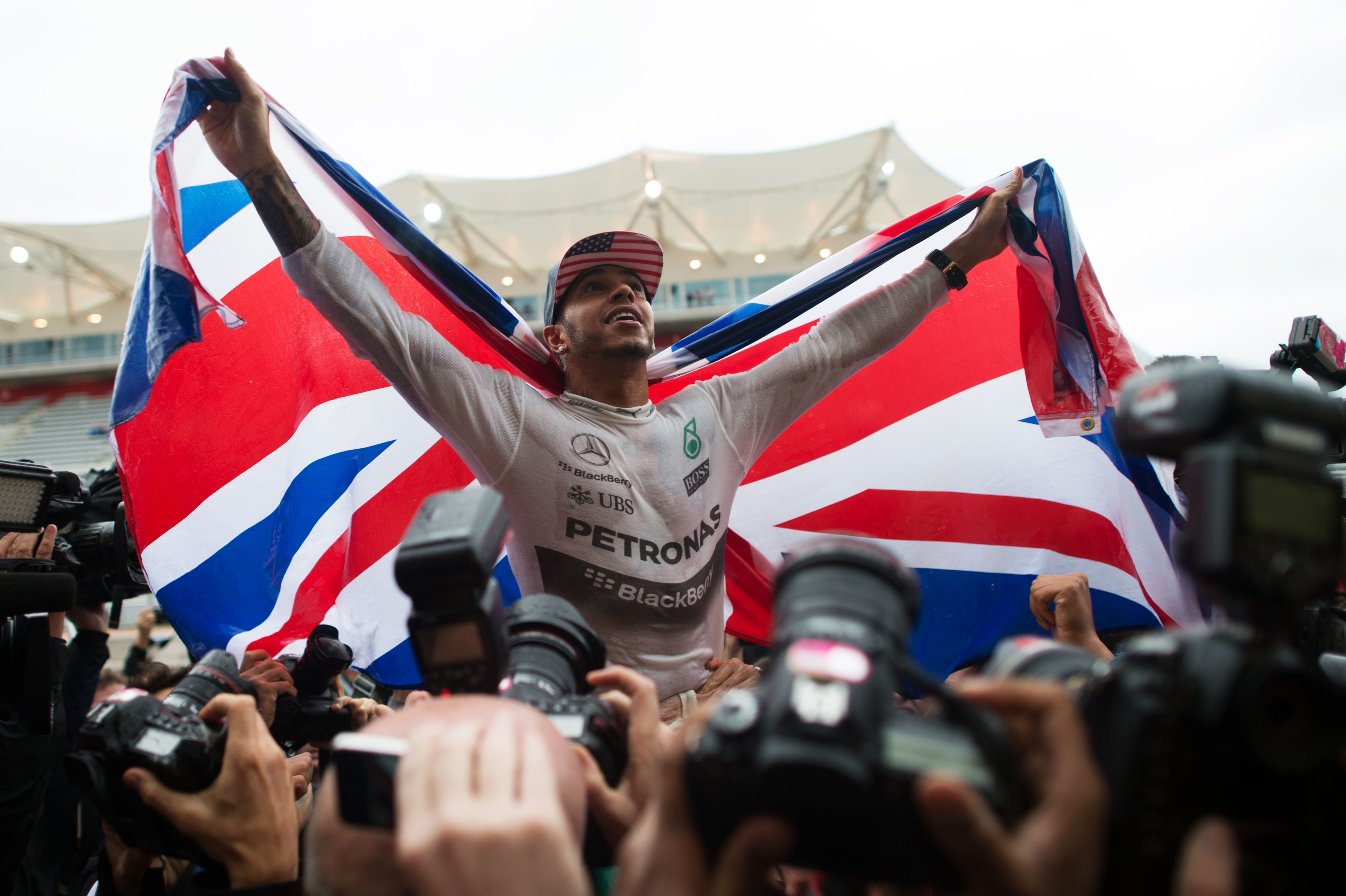 Race: Hamilton wint Texaanse thriller en pakt titel