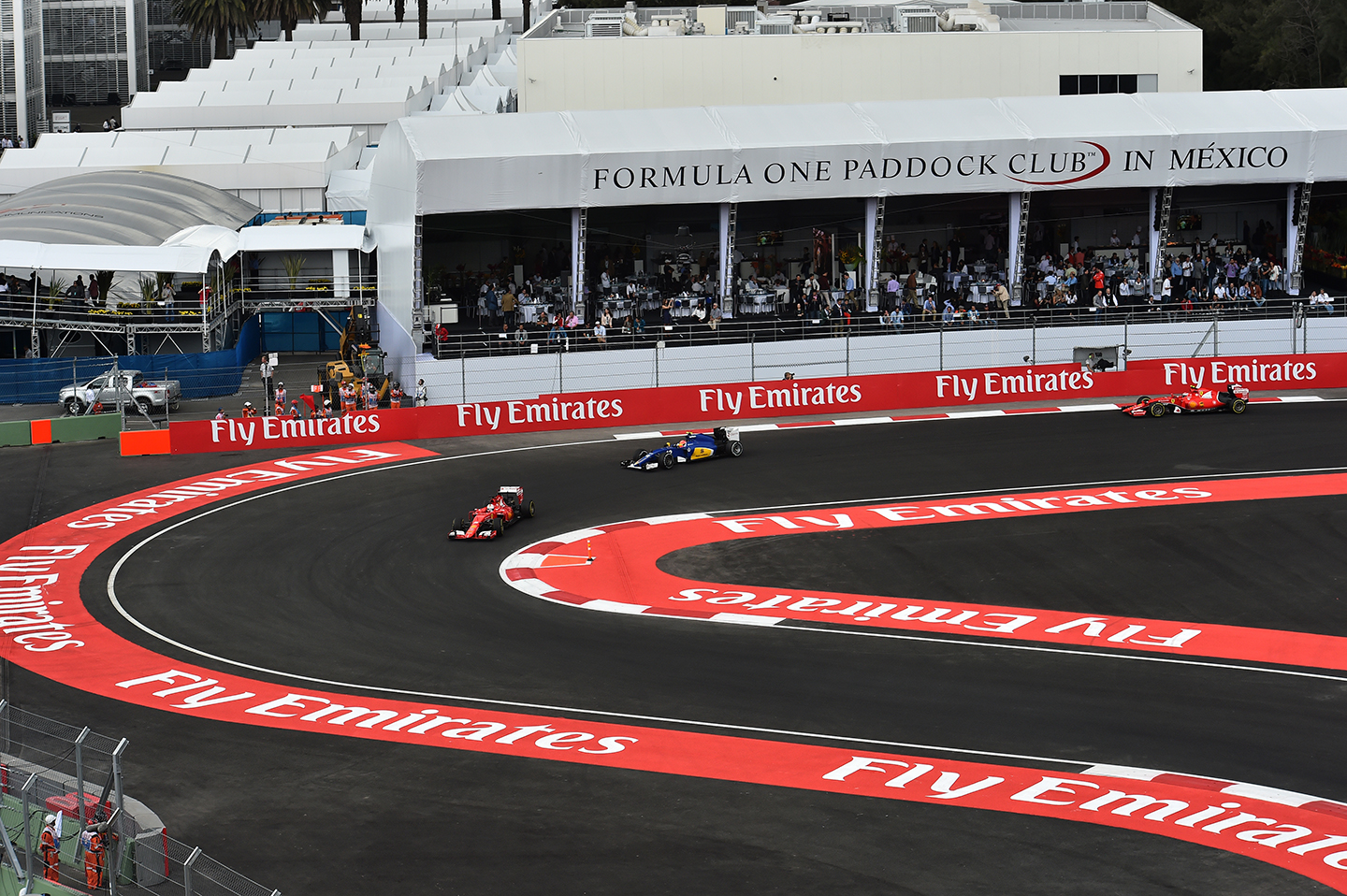 VT3: Rosberg en Hamilton bijna even snel