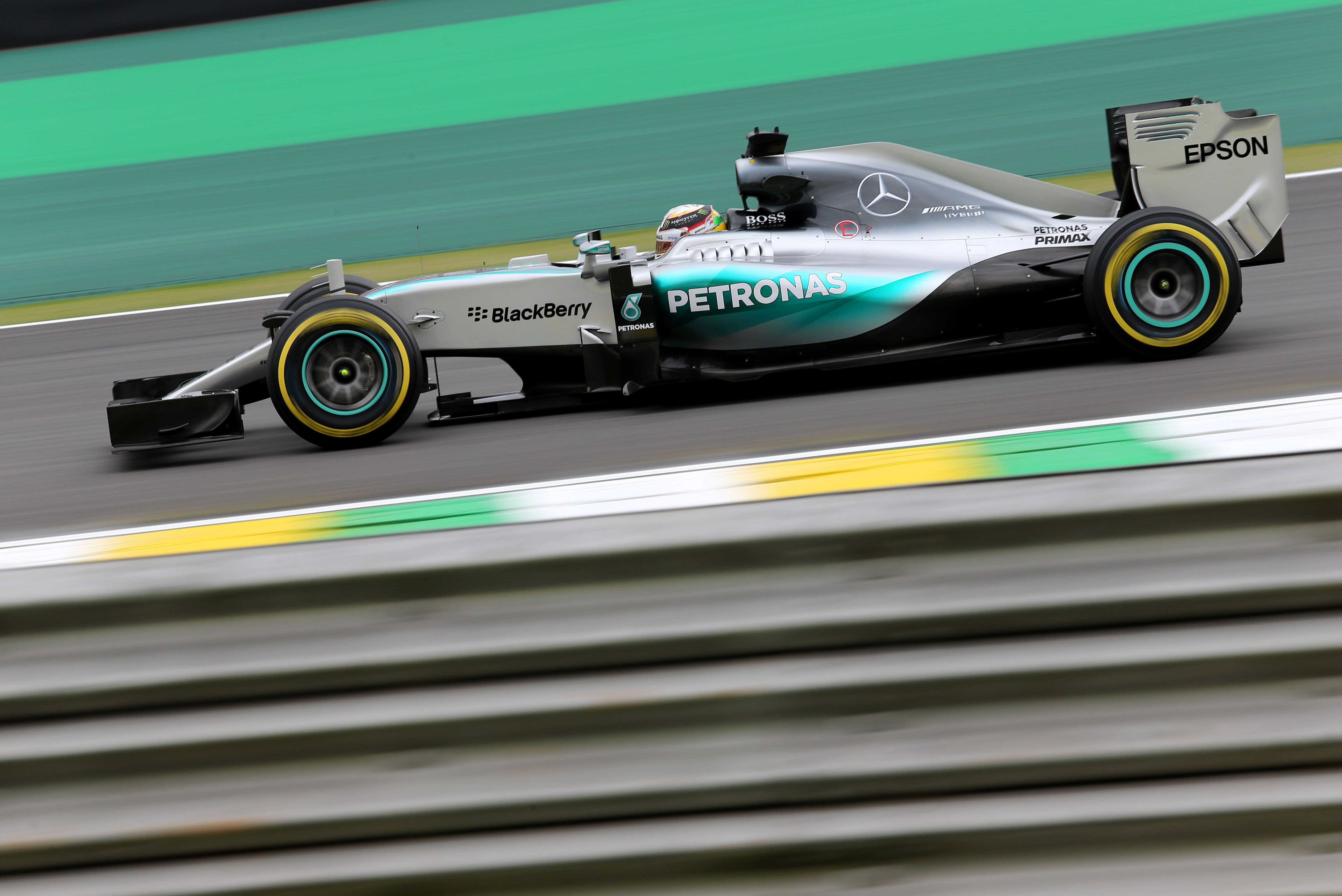Hamilton verwacht felle strijd met Rosberg