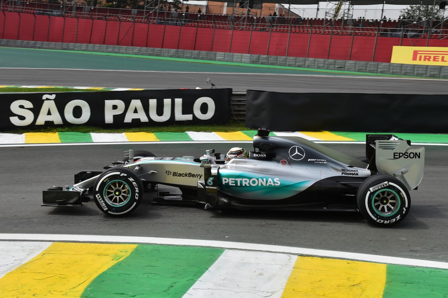 VT1: Hamilton de snelste, Verstappen op P8