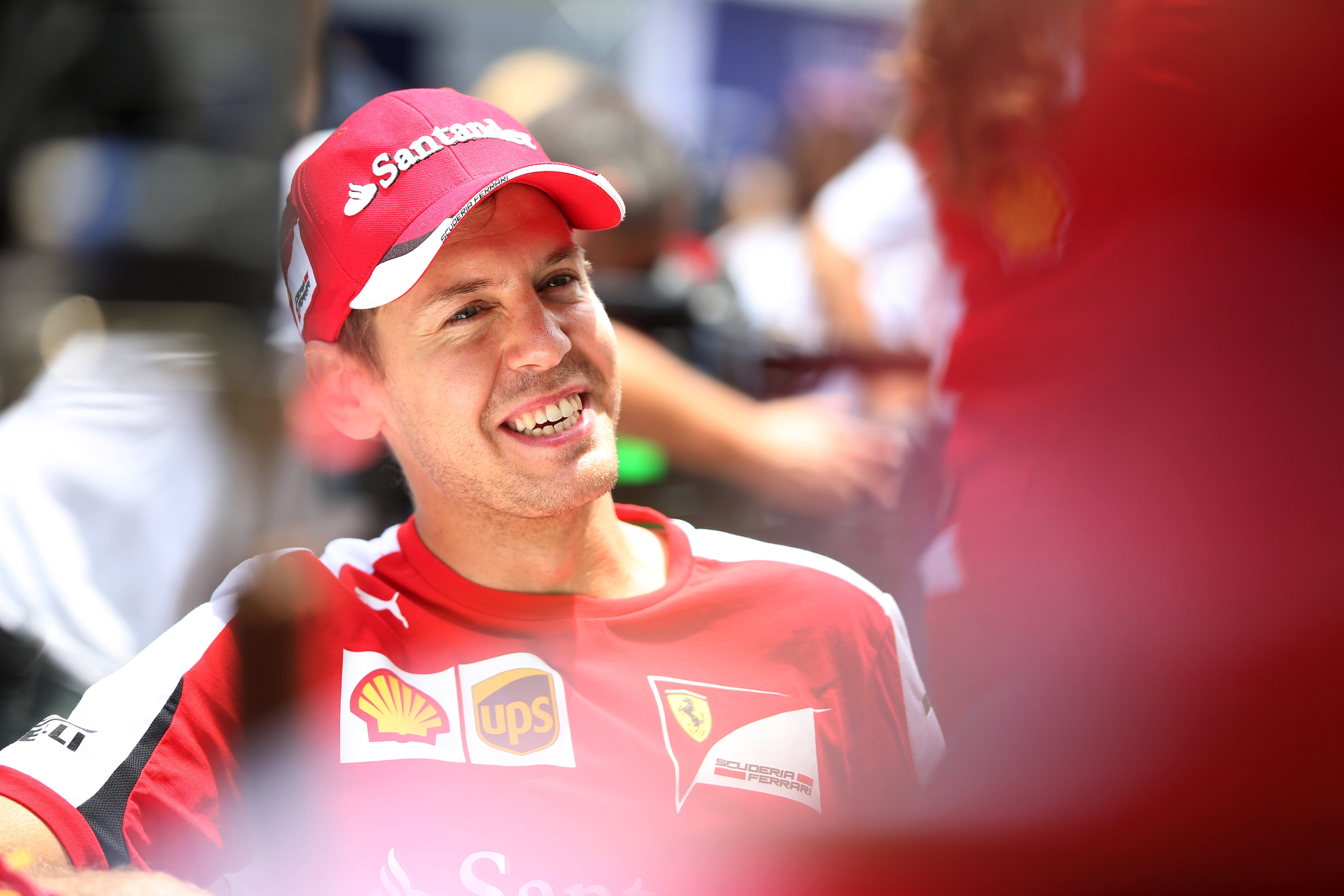 Vettel: ‘Ferrari nog niet gelijkwaardig aan Mercedes’