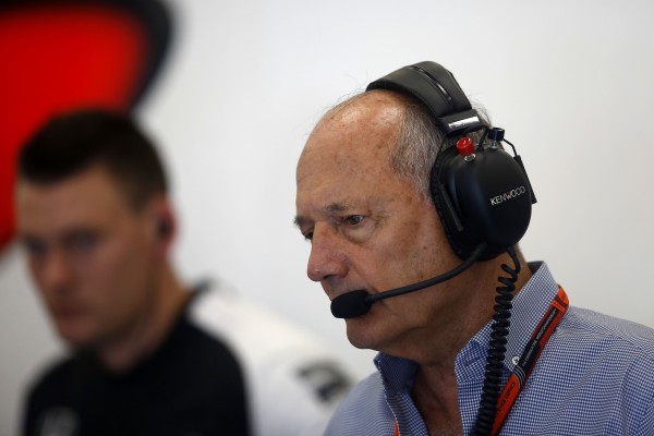Dennis: ‘Geen zorgen om sponsorsituatie McLaren’