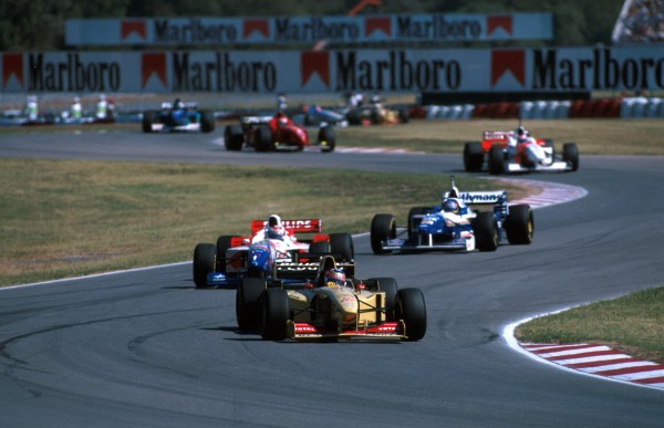 Rubens Barrichello(BRA) Jordan 196, 4th place leads Verstappen and Villeneuve Argentinian Grand Prix, Buenos Aires, 7th April 1996