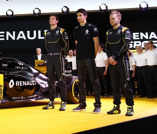 Renault F1 drivers PALMER Jolyon (gbr), MAGNUSSEN Kevin (dan) and OCON Esteban (fra) Renault F1 tests driver launching the Renault R.S16 with GHOSN Carlos Renault President and VASSEUR Frederic (fra) team manager Renault Sport F1 team ambiance portrait during the Renault Sport F1 launch at Guyancourt Technocentre, France on february 3 2016 - Photo Frederic Le Floc'h / DPPI
