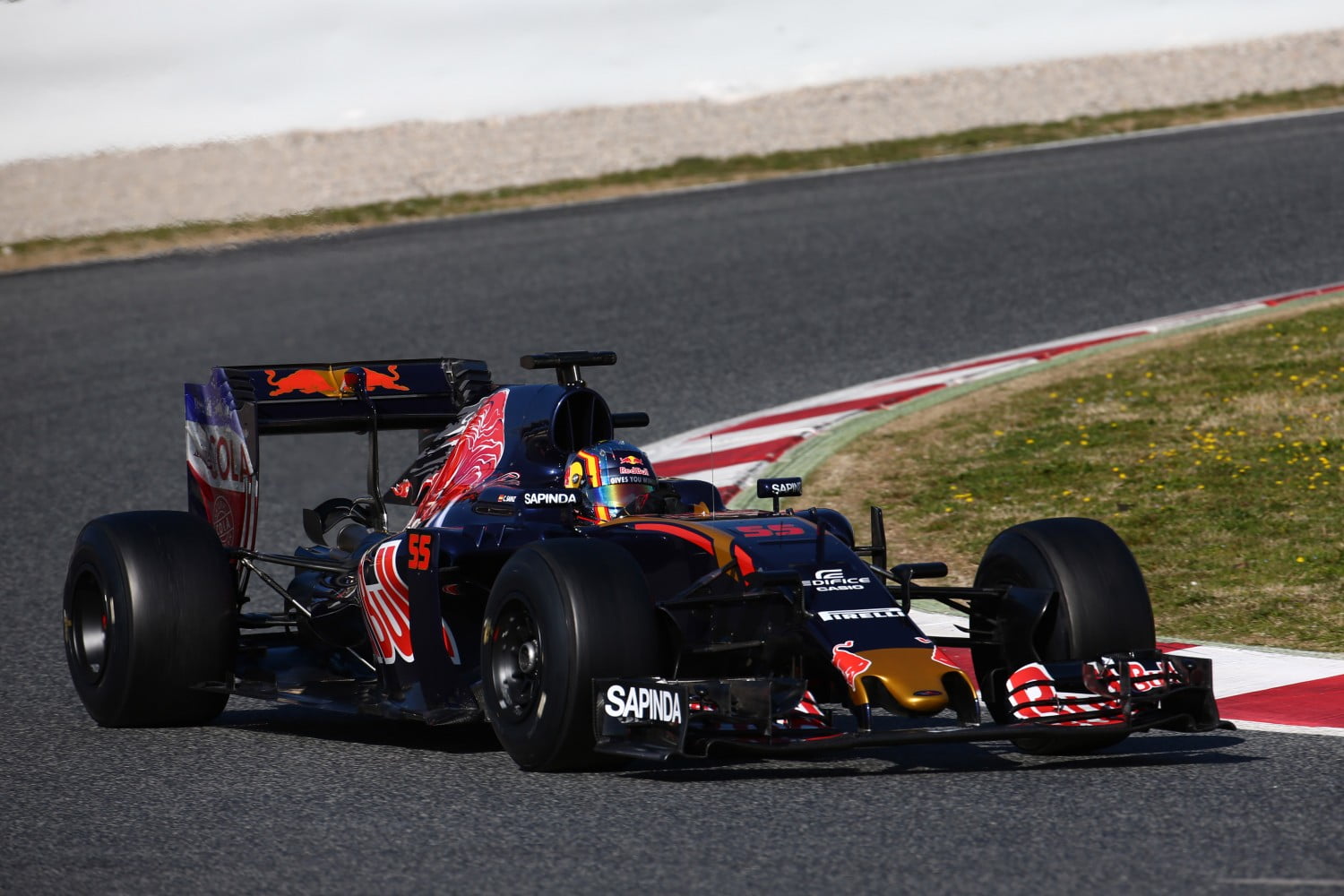 Sainz: ‘Toro Rosso heeft goede basis gelegd tijdens tests’
