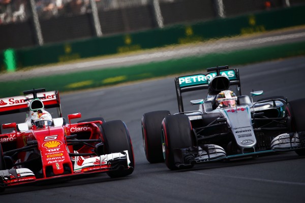 Formula One World Championship 2016, Round 1, Australian Grand Prix, Melbourne, Australia, Sunday 20 March 2016 - Lewis Hamilton (GBR) Mercedes AMG F1 W07 Hybrid and Sebastian Vettel (GER) Ferrari SF16-H battle for position.