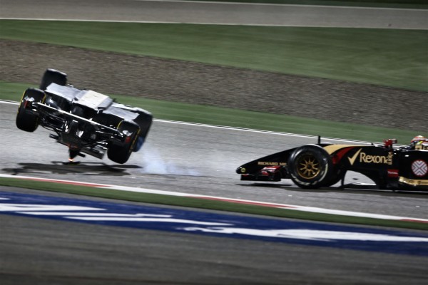 Esteban Gutierrez (MEX) Sauber C33 rolled and crashed out of the race after colliding with Pastor Maldonado (VEN) Lotus E22. Formula One World Championship, Rd3, Bahrain Grand Prix, Race, Bahrain International Circuit, Sakhir, Bahrain, Sunday 6 April 2014. BEST IMAGE