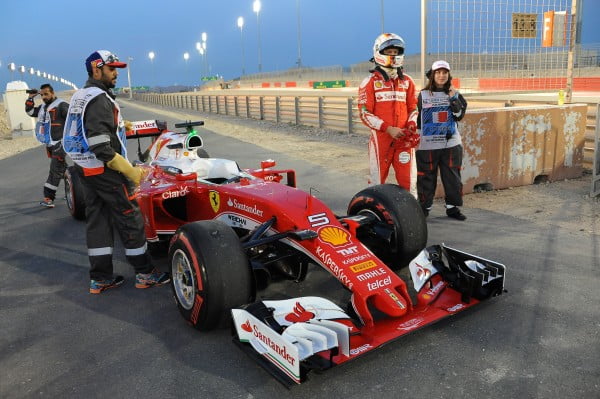 www.sutton-images.com Sebastian Vettel (GER) Ferrari SF16-H retires from the race on the parade lap Formula One World Championship, Rd2, Bahrain Grand Prix Race, Bahrain International Circuit, Sakhir, Bahrain, Sunday 3 April 2016.