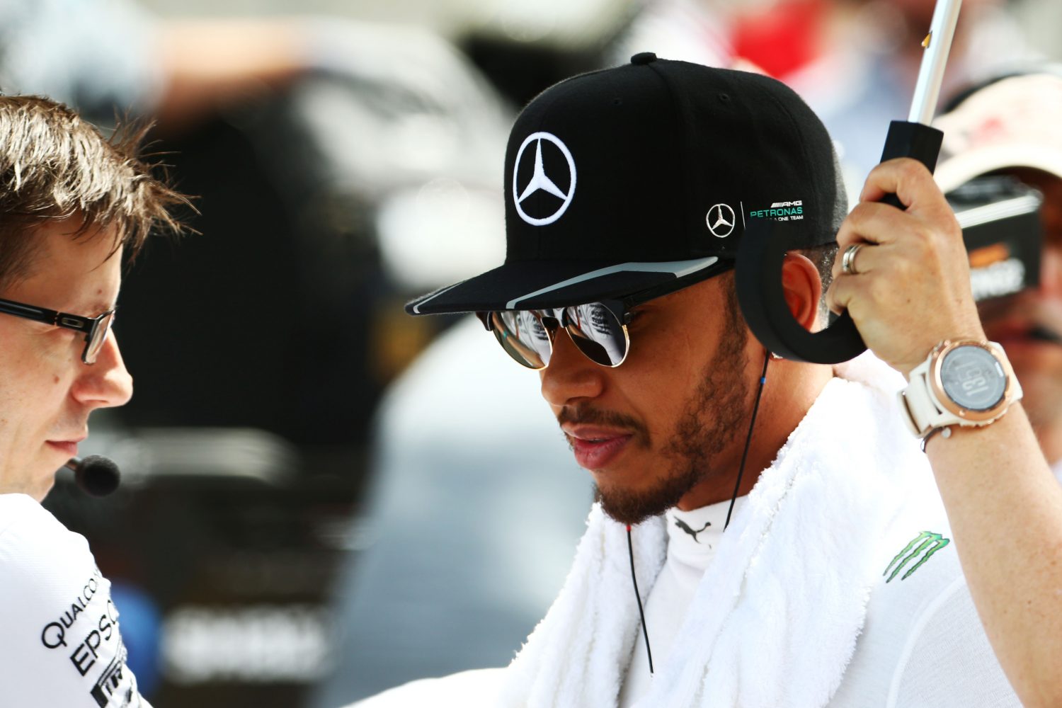 Hamilton ziet zichzelf nog een jaar of zes in F1 racen