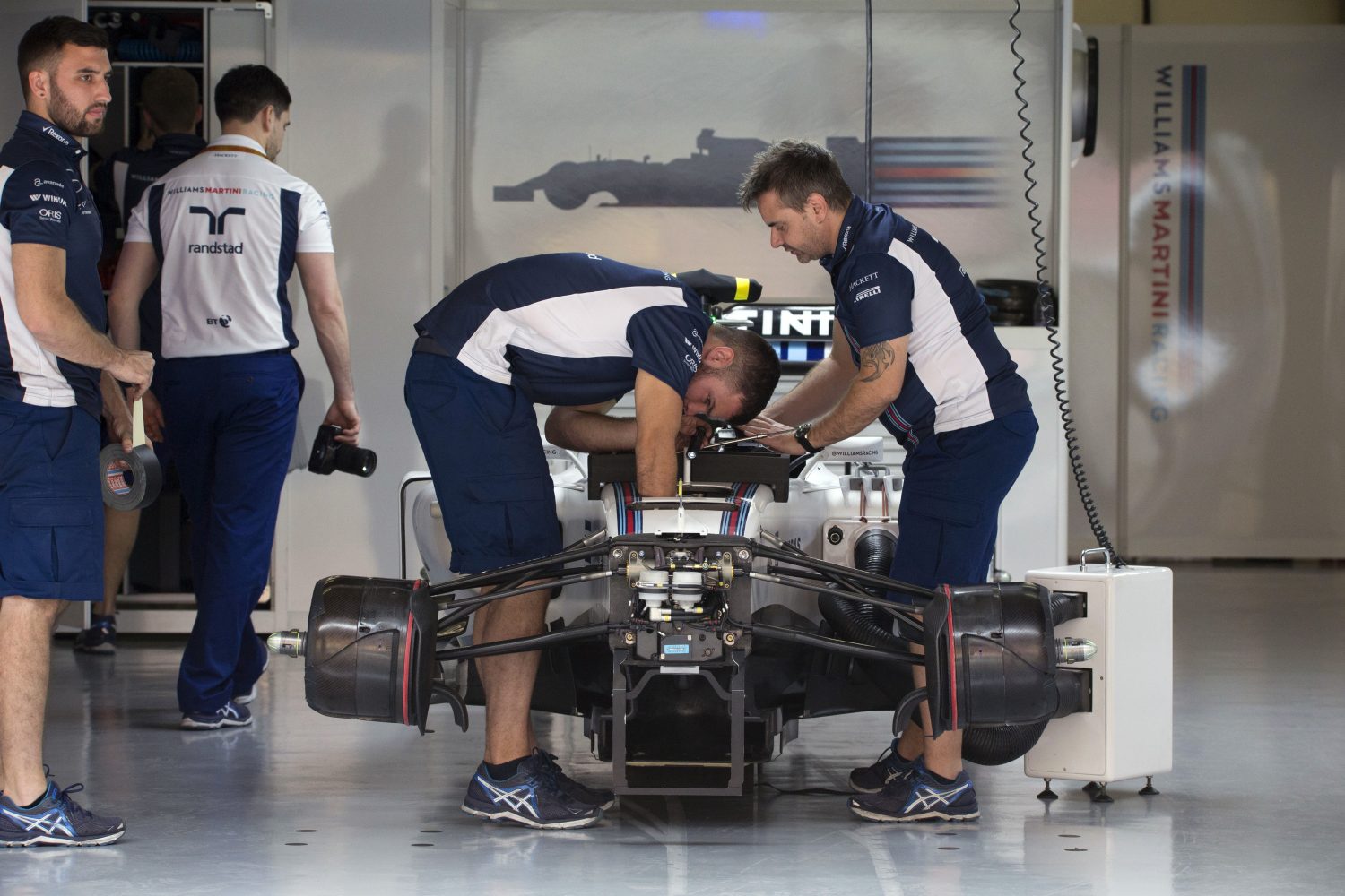 ‘F1 uit kostenbesparing naar minder motoren per jaar’