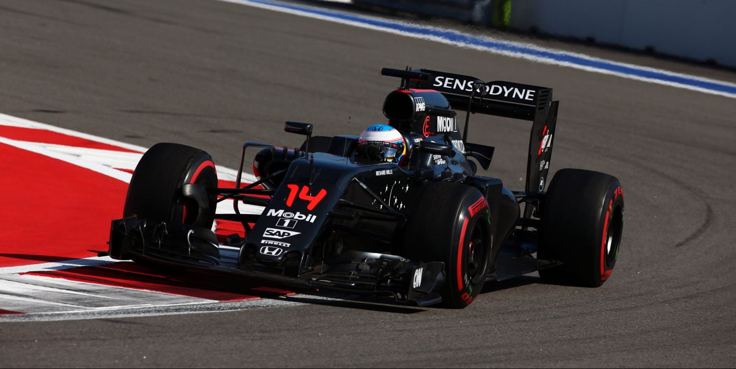 McLaren: ‘Moesten te veel benzine sparen in Sotsji’
