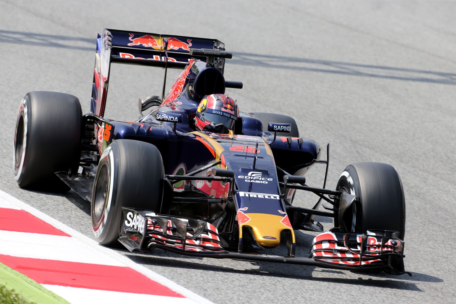 Rb12 Gespot: Verstappens Red Bull RB12 uit Spanje in 1:43 - Formule1.nl