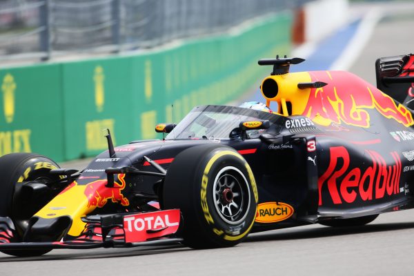 Formula One World Championship 2016, Round 4, Russian Grand Prix, Sochi, Russia, Friday 29 April 2016 - Daniel Ricciardo (AUS) Red Bull Racing RB12 with the Aero Screen.