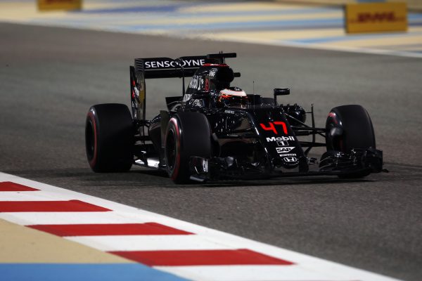 Formula One World Championship 2016, Round 2, Bahrain Grand Prix, Manama, Bahrain, Friday 1 April 2016 - Stoffel Vandoorne (BEL) McLaren MP4-31.