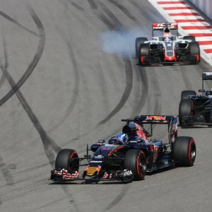 Verstappen reed gemakkelijk weg bij Fernando Alonso.