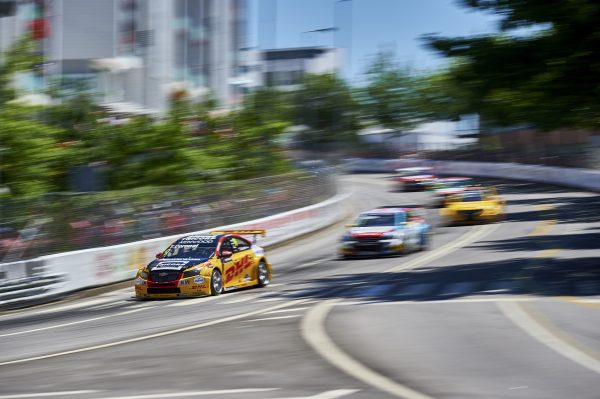 2016 EVENT: Race of Portugal TRACK: Circuito Internacional de Vila Real TEAM: Roal Motorsport CAR: Chevrolet Cruze RML TC1 DRIVER: Tom Coronel