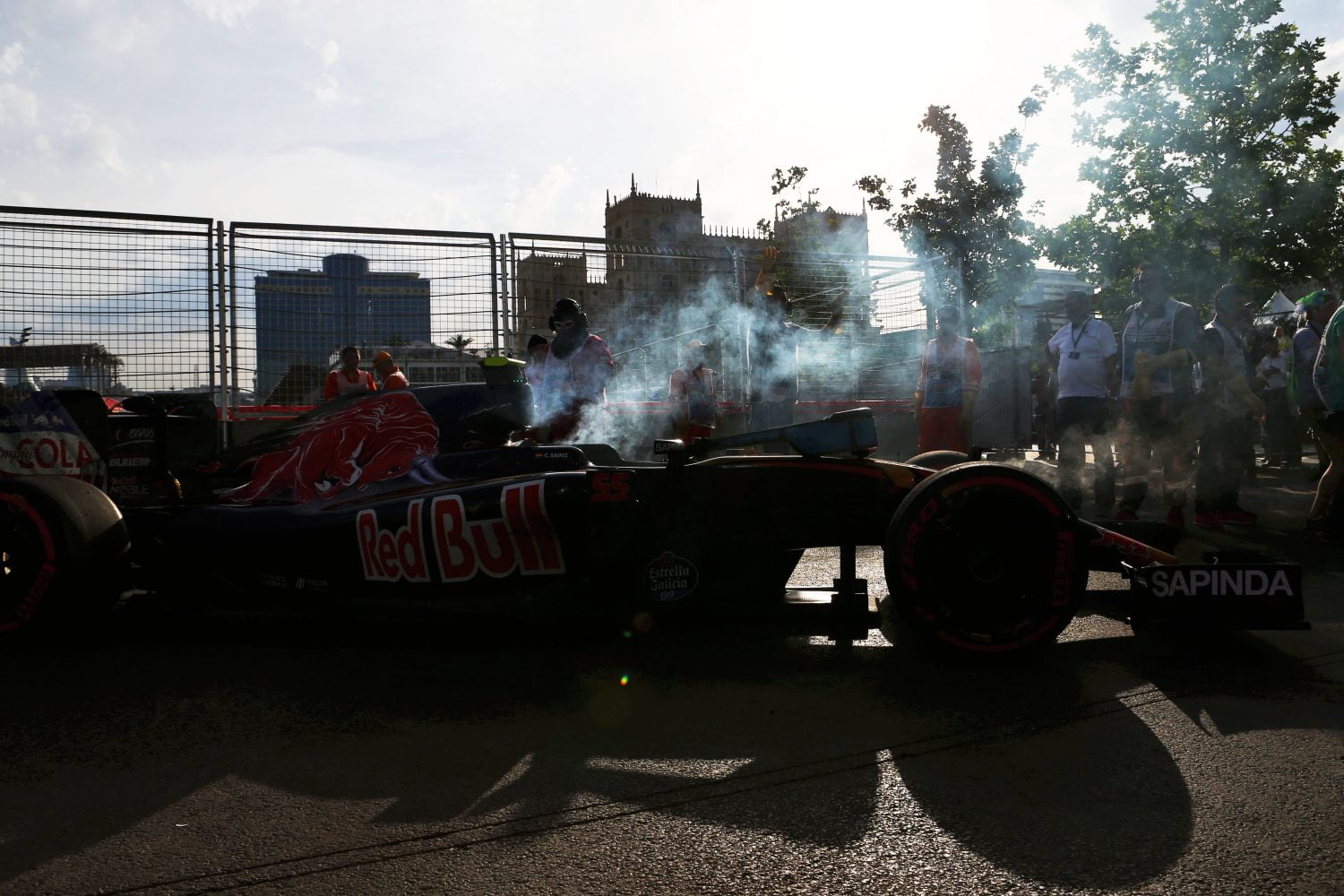 Kapotte schokdempers voor beide Toro Rosso’s