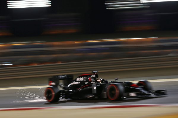 Formula One World Championship 2016, Round 2, Bahrain Grand Prix, Manama, Bahrain, Saturday 2 April 2016 - Stoffel Vandoorne (BEL) McLaren MP4-31.
