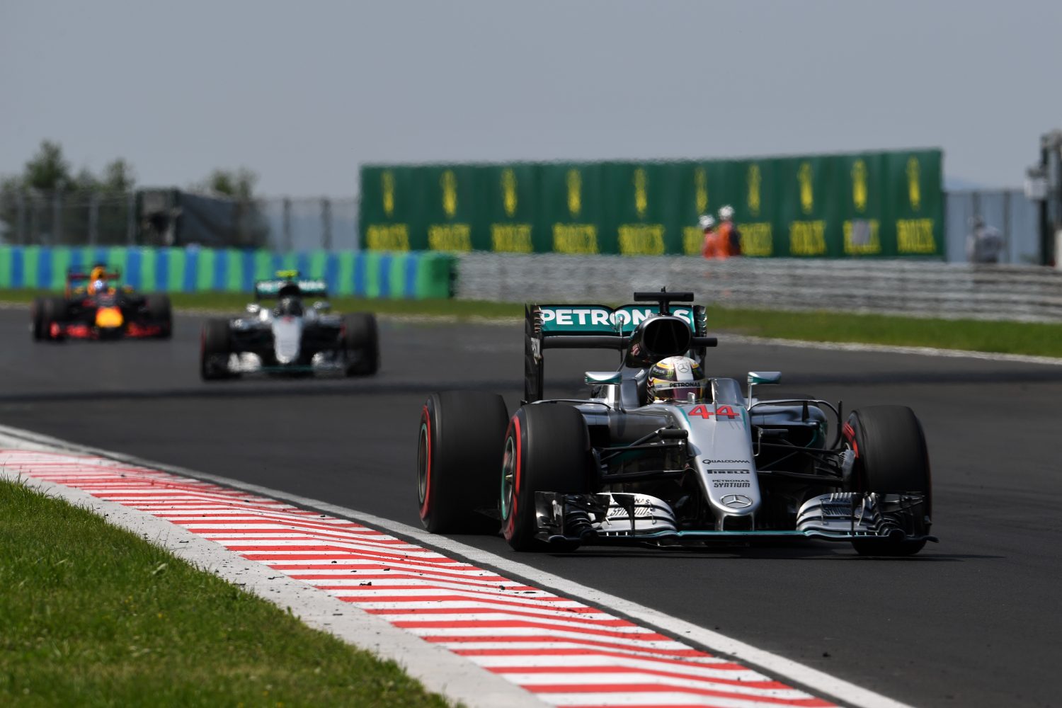 Race: Hamilton pakte vijfde Hungaroring-zege
