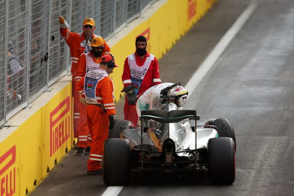 Formula One World Championship 2016, Round 8, European Grand Prix, Baku, Azerbaijan, Saturday 18 June 2016 - Lewis Hamilton (GBR) Mercedes AMG F1 W07 Hybrid crashed out of qualifying.