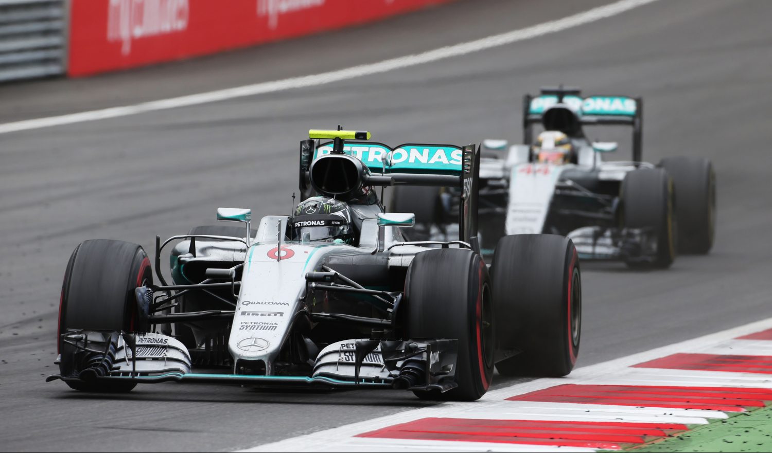 Ecclestone: ‘Hopelijk geen teamorders bij Mercedes’
