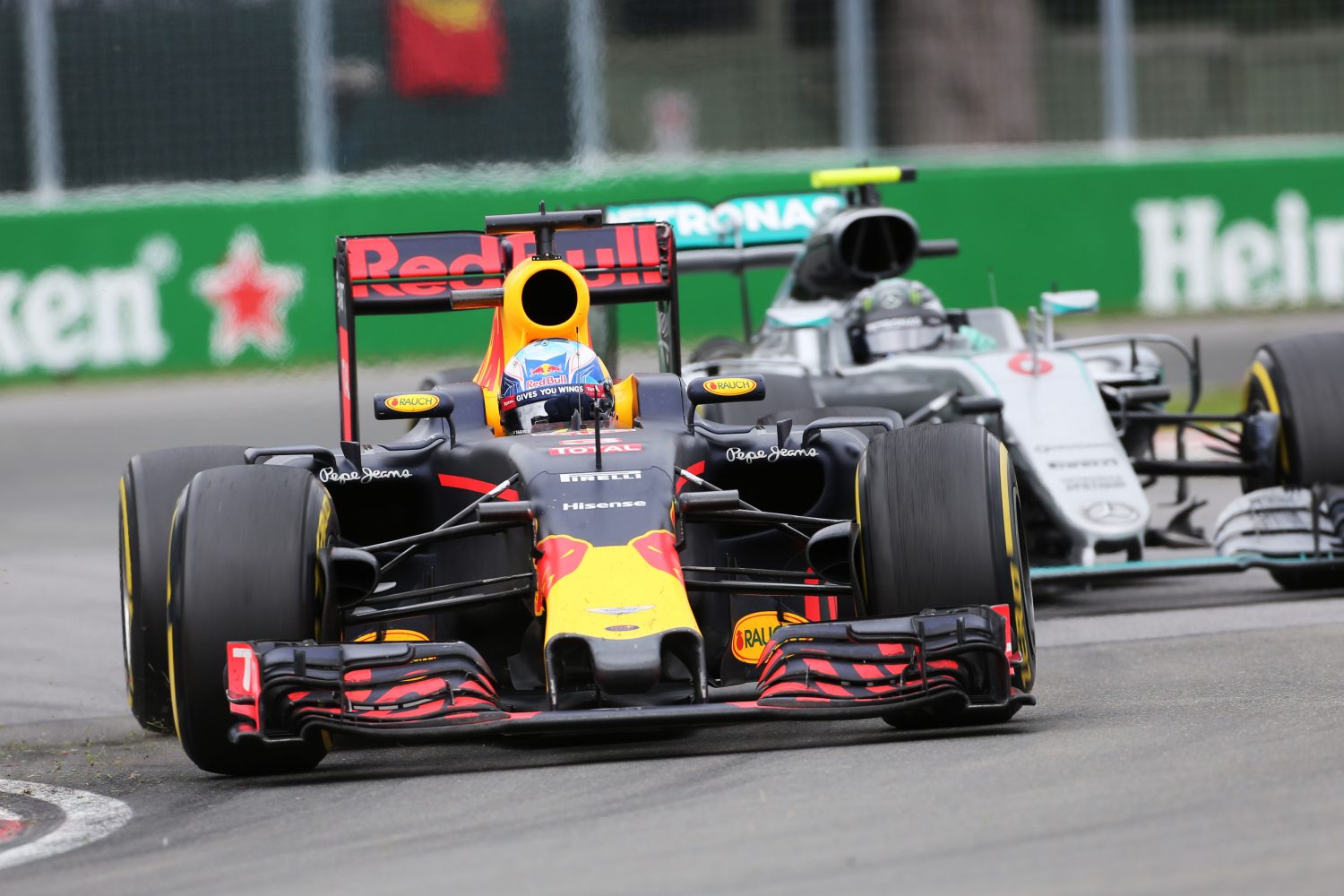 Mercedes: ‘Red Bull een groot gevaar in Hongarije’