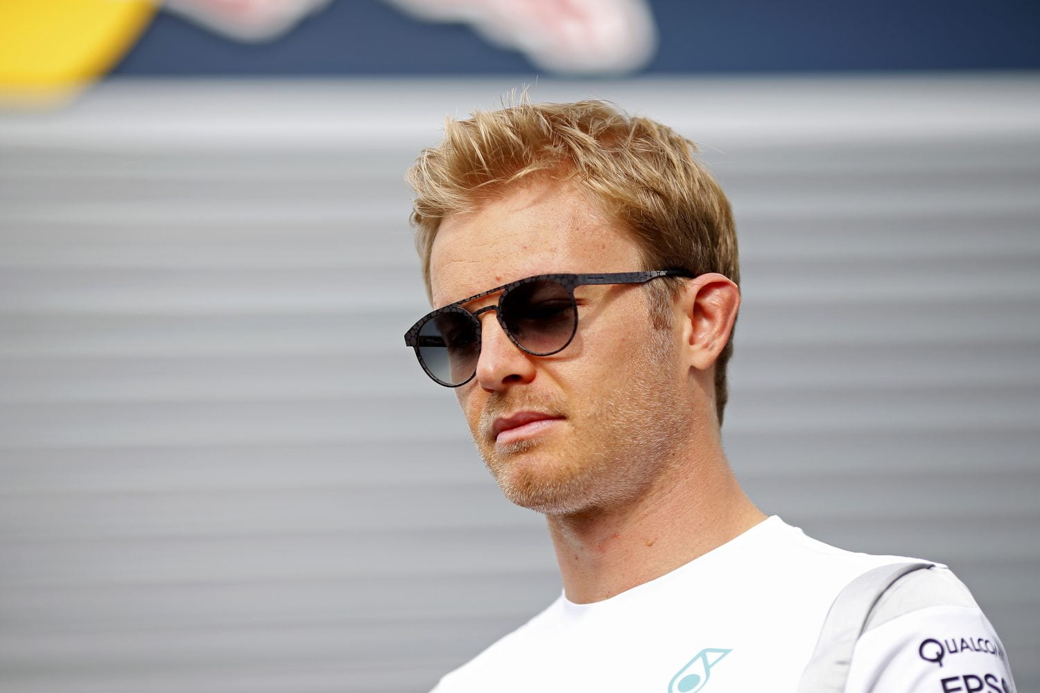 VT1: Rosberg opent als snelste, Verstappen strandt