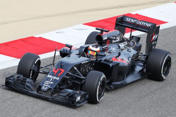 Formula One World Championship 2016, Round 2, Bahrain Grand Prix, Manama, Bahrain, Friday 1 April 2016 - Stoffel Vandoorne (BEL) McLaren MP4-31.