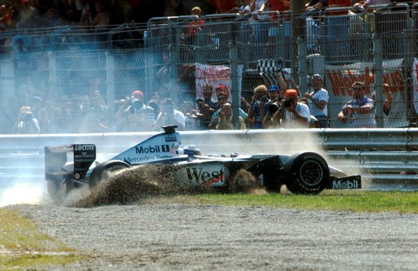 Häkkinen nam de Rettifilo per ongeluk in de eerste in plaats van de tweede versnelling, en dat kwam hem duur te staan.