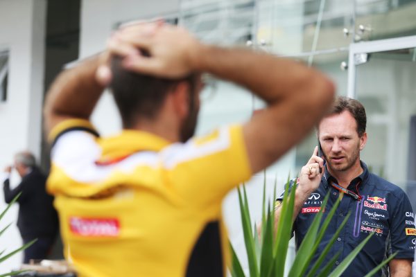 Formula One World Championship 2015, Round 18, Brazilian Grand Prix, Sao Paulo, Brazil, Sunday 15 November 2015 - Christian Horner (GBR) Red Bull Racing Team Principal (Right) and Cyril Abiteboul (FRA) Renault Sport F1 Managing Director (Left).