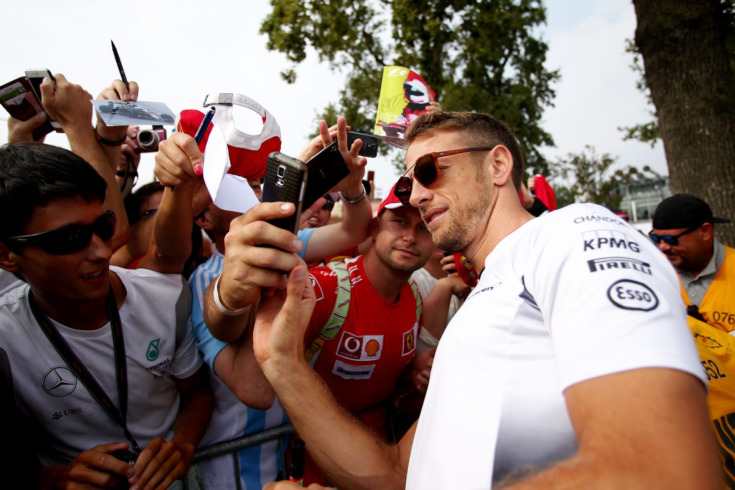 McLaren en Button positief over overname
