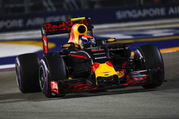 www.sutton-images.com Max Verstappen (NED) Red Bull Racing RB12 at Formula One World Championship, Rd15, Singapore Grand Prix, Qualifying, Marina Bay Street Circuit, Singapore, Saturday 17 September 2016.