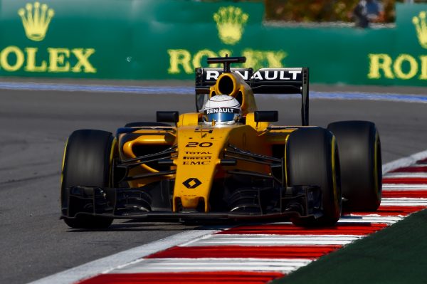 www.sutton-images.com Kevin Magnussen (DEN) Renault Sport F1 Team RS16 at Formula One World Championship, Rd4, Russian Grand Prix, Race, Sochi Autodrom, Sochi, Krasnodar Krai, Russia, Sunday 1 May 2016.