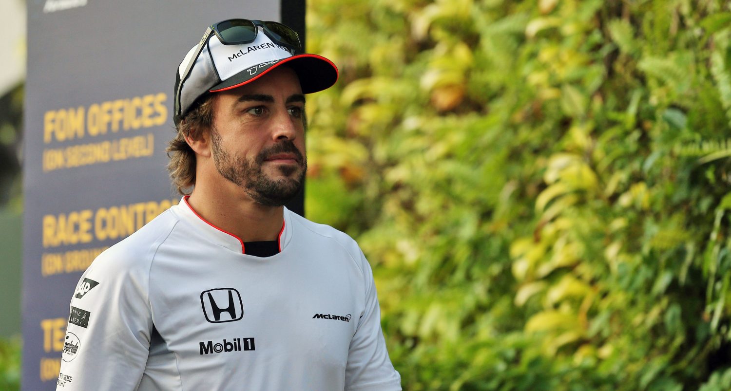 Honda introduceert nieuwe motor, Alonso ontvangt gridstraf
